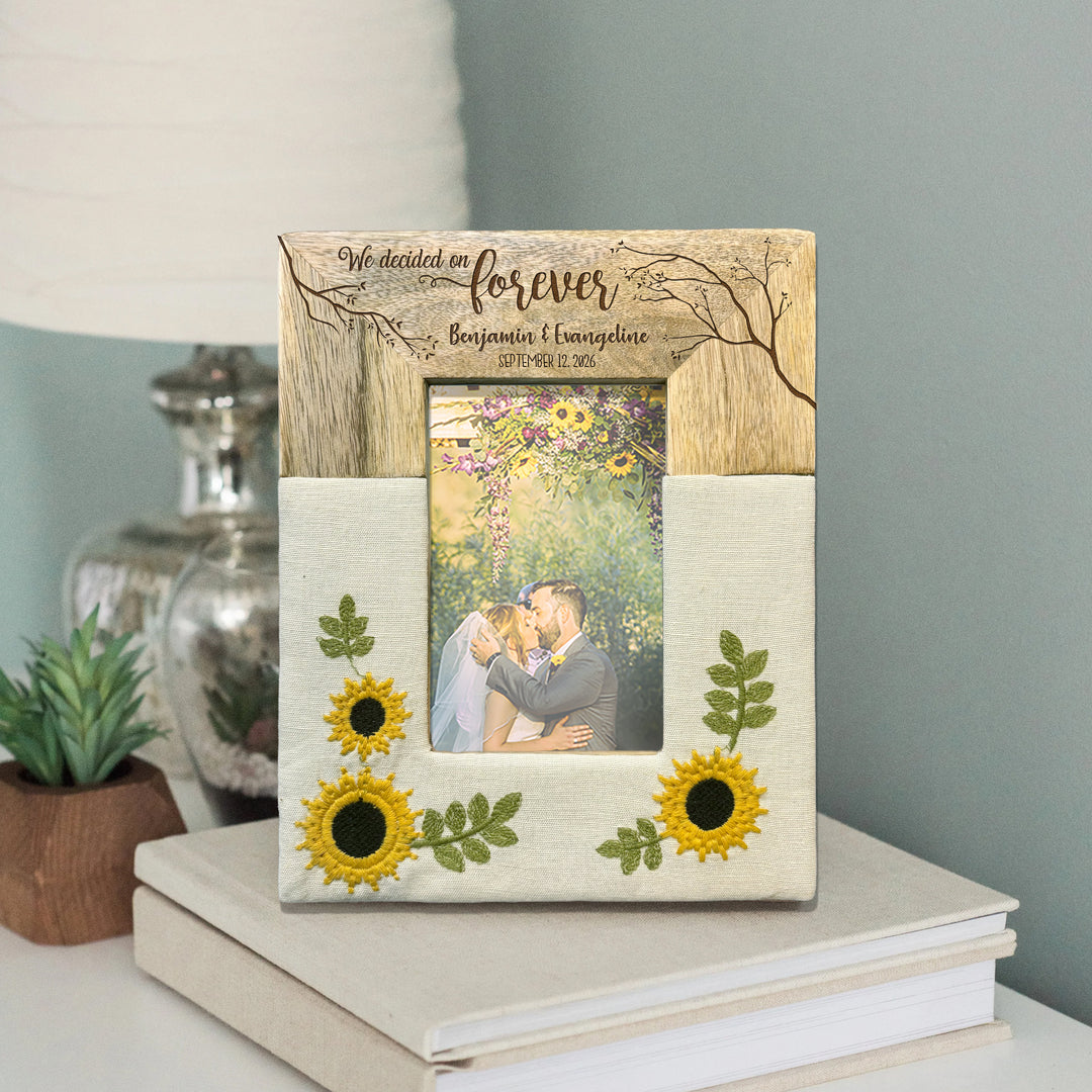 Personalized Engraved Mango Wood &amp; Embroidered Linen 4x6 Photo Frame - FFRD12063