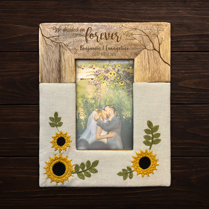 Personalized Engraved Mango Wood &amp; Embroidered Linen 4x6 Photo Frame - FFRD12063